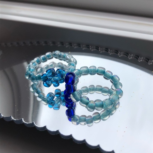 Flower ring - Picture 2 of 3